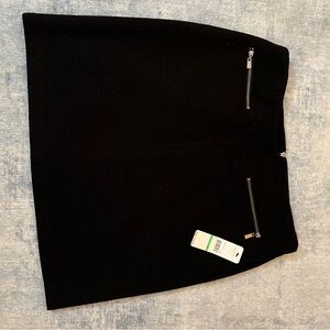 Laundry By Shelli Segal Black Skirt with Zipper Accents. Size 8.